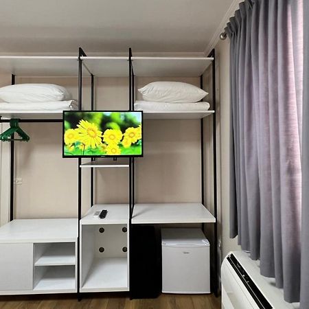 Vila 90 Boutique Hotel Тирана Экстерьер фото