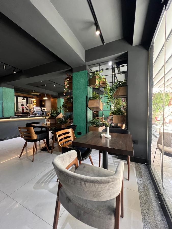 Vila 90 Boutique Hotel Тирана Экстерьер фото