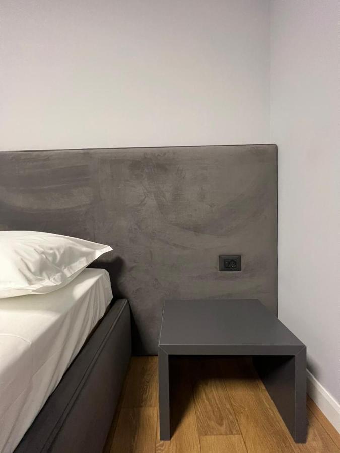 Vila 90 Boutique Hotel Тирана Экстерьер фото